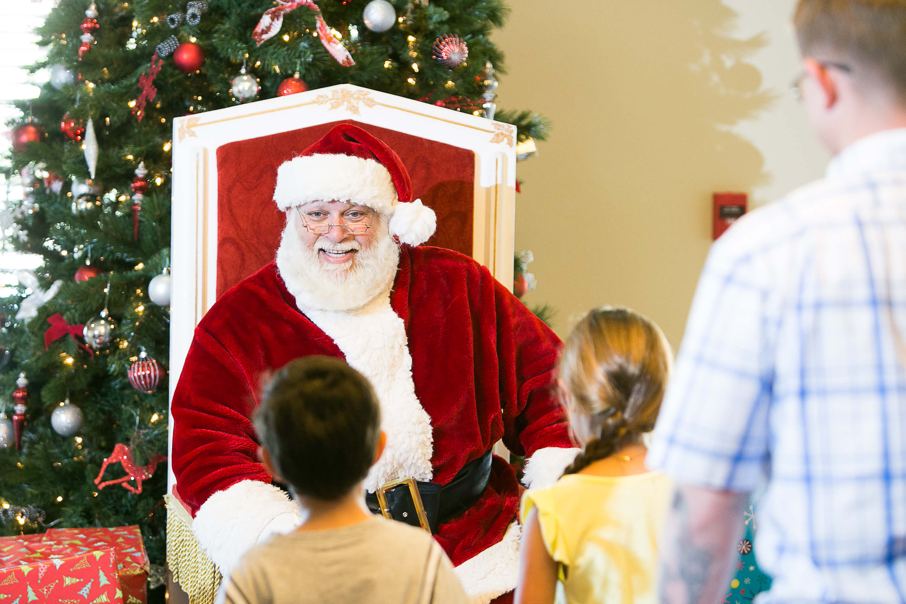 Planning a corporate family-friendly holiday party