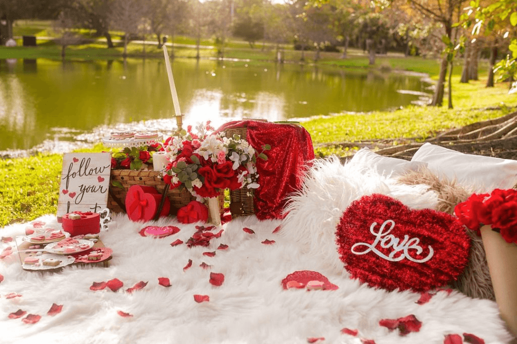 How To Plan The Perfect Valentine’s Day Picnic